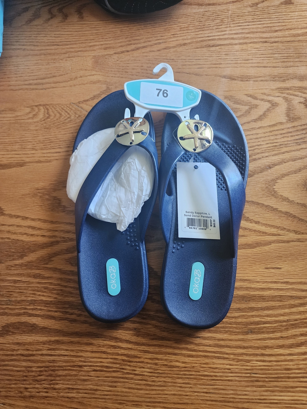 NwT Sandy Sapphire Sand Dollar Pendant Flip Flops in Shimmery Navy